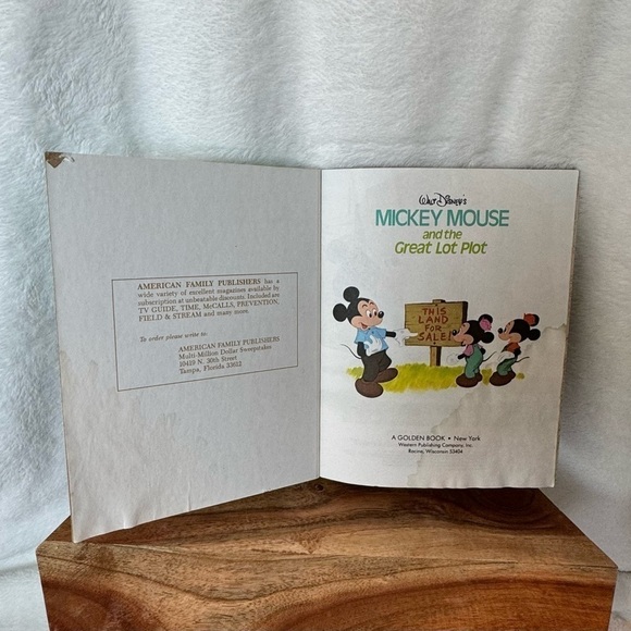 Vintage 1974 a little golden book mickey mouse and the great lot plot book - Picture 1 of 5